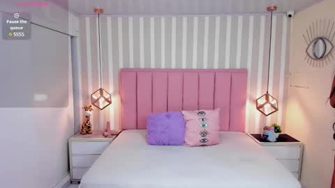 Snapshot of katy_brownn_ chatting on January 15, 8:16 pm KATY online show from January 15, 8:16 pm