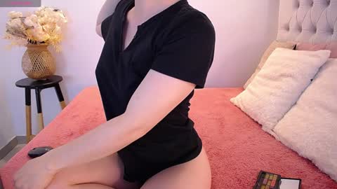 Snapshot of katy_van chatting on January 30, 5:19 am Katy Van online show from January 30, 5:19 am