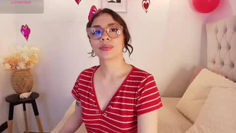 Snapshot of katy_van chatting on February 12, 5:58 am Katy Van online show from February 12, 5:58 am