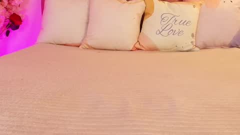 Snapshot of katy_van chatting on February 18, 4:37 am Katy Van online show from February 18, 4:37 am