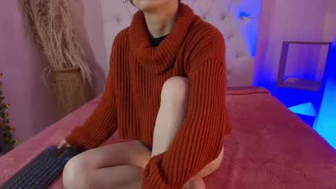 Snapshot of katy_van chatting on October 17, 9:18 pm Katy Van online show from October 17, 9:18 pm