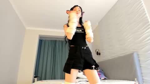 mai online show from October 19, 4:20 pm