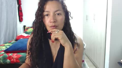  Khawit  online show from December 19, 10:07 am