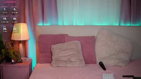 Snapshot of kayleecali chatting on October 12, 8:44 pm Kaylee online show from October 12, 8:44 pm