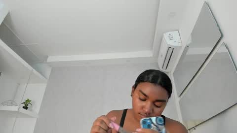 Kayna online show from April 4, 7:02 pm