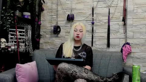 Miss Kazia online show from April 11, 2:17 am