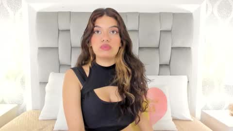 Keiira Fox online show from February 3, 11:26 am