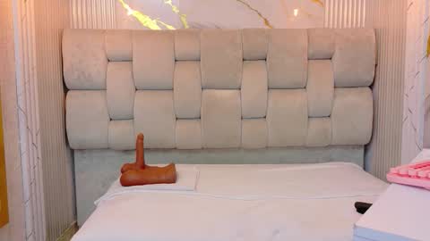 kelanymilf online show from February 18, 2:54 am