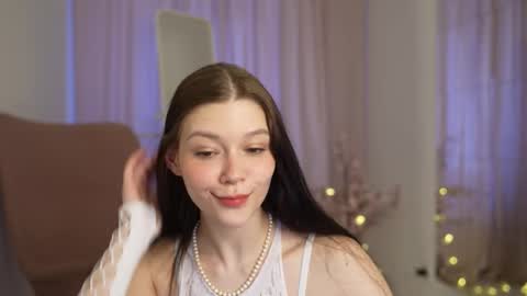 Snapshot of kelly_ember chatting on February 21, 9:34 am KELLY online show from February 21, 9:34 am