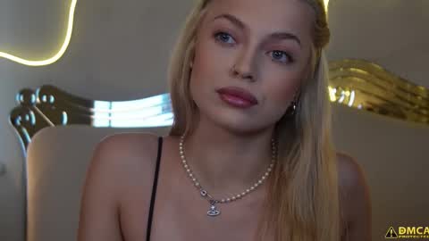 Snapshot of kelly_peachpiee chatting on September 23, 5:27 am kelly_peachpiee online show from September 23, 5:27 am