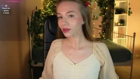 Kelly online show from April 27, 5:48 am