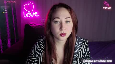 kellycrystall online show from September 28, 9:14 am