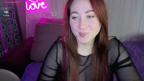 kellycrystall online show from October 9, 7:34 am