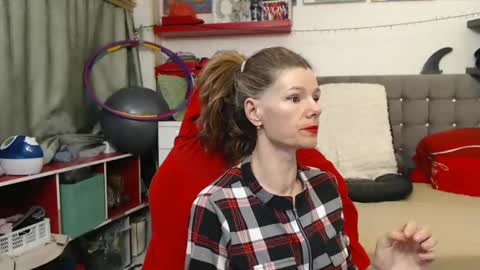 kelly online show from March 6, 9:53 pm