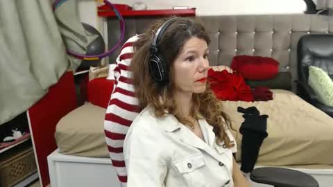 kelly online show from November 11, 2:40 am