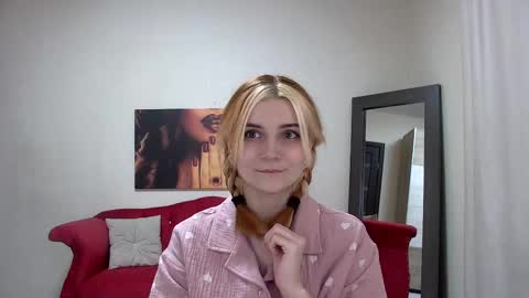 Snapshot of kellystoneys chatting on February 10, 5:25 am Kelly Stoneys online show from February 10, 5:25 am