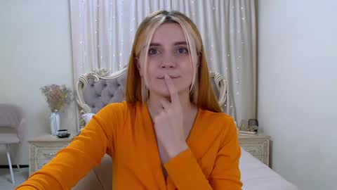 Snapshot of kellystoneys chatting on January 24, 1:25 pm Kelly Stoneys online show from January 24, 1:25 pm