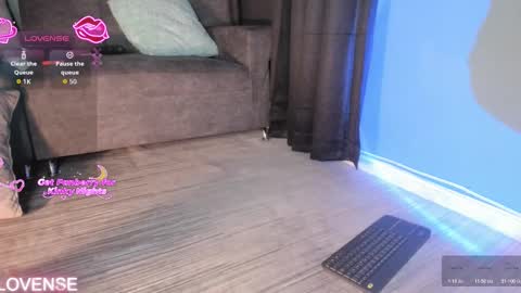 Kelsierobertss online show from January 18, 4:20 am