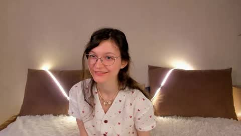 Kelsirabenold online show from March 8, 4:38 am