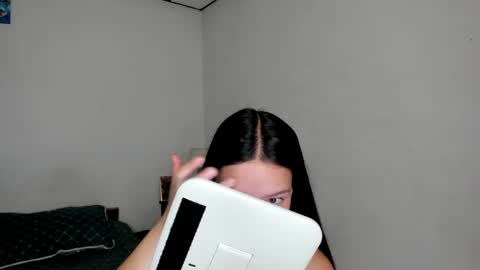 Kendal online show from December 16, 3:51 pm