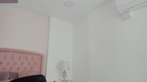 Snapshot of kendall__fox chatting on September 21, 5:06 am Kendall online show from September 21, 5:06 am