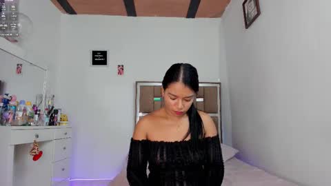 Snapshot of kendall_ewers chatting on October 1, 12:37 am Kendall ewers online show from October 1, 12:37 am