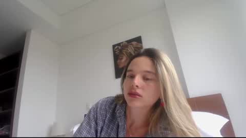 Snapshot of kendalltyler chatting on December 12, 8:43 pm kendall online show from December 12, 8:43 pm