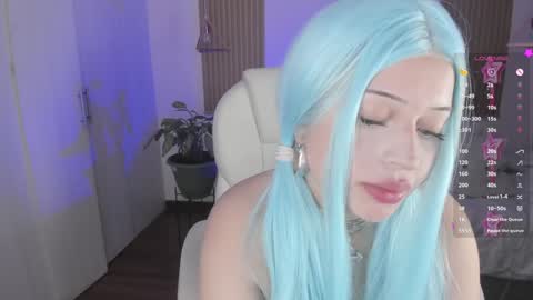 Kendall  online show from September 18, 9:35 pm