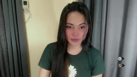 Snapshot of kendra_slut chatting on March 12, 6:00 pm K E N D R A online show from March 12, 6:00 pm