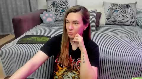 Kendra online show from April 7, 11:40 pm