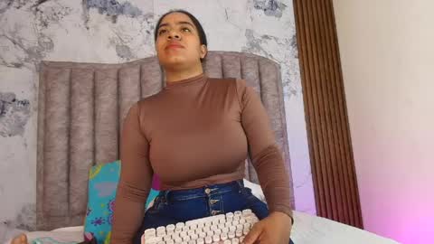 Mamasita online show from May 4, 4:00 pm
