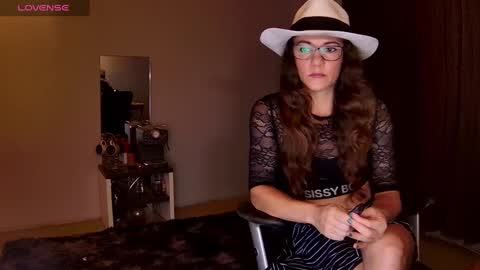 Snapshot of kendracam69 chatting on February 19, 2:01 am Kendra online show from February 19, 2:01 am