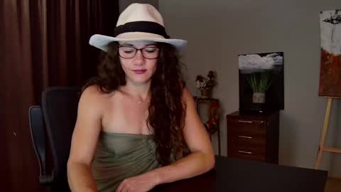 Kendra online show from February 1, 2:32 am