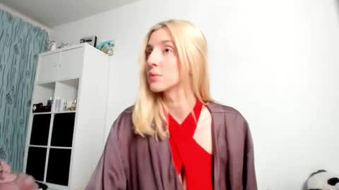 Kenzie online show from December 14, 5:02 am