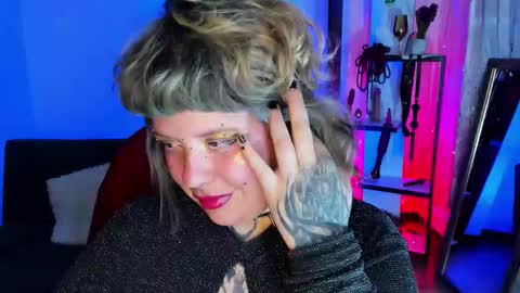 Kenzie online show from November 29, 7:01 am