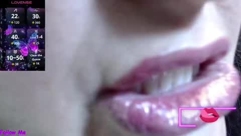 K E R L Y online show from October 1, 12:43 pm