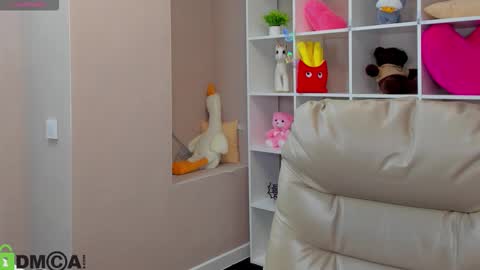 kessi_millis online show from February 3, 6:40 am