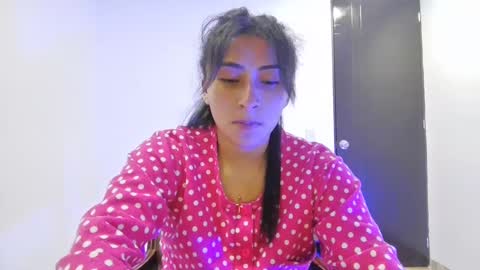 Snapshot of khaleesi_j chatting on February 5, 2:51 am khaleesi_j online show from February 5, 2:51 am
