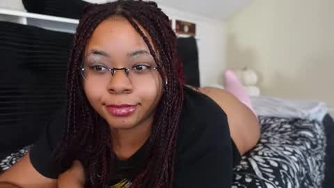 Khaya online show from December 3, 4:42 pm