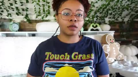 Snapshot of khayaparker chatting on March 10, 12:17 pm Khaya online show from March 10, 12:17 pm