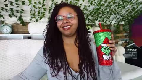 Snapshot of khayaparker chatting on March 1, 9:29 am Khaya online show from March 1, 9:29 am