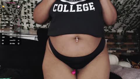 Snapshot of khayaparker chatting on December 3, 5:41 am Khaya online show from December 3, 5:41 am