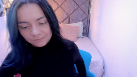 kiara Cruz online show from November 1, 8:35 pm