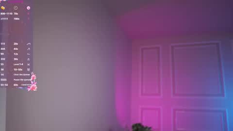 Snapshot of kiara_moreno chatting on October 15, 10:40 am kiara_moreno online show from October 15, 10:40 am