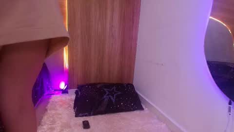 kiaralopez_ online show from March 19, 3:11 am