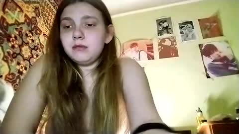 kikibang_ online show from February 27, 8:19 pm