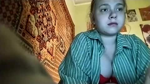 kikibang_ online show from April 29, 7:30 pm