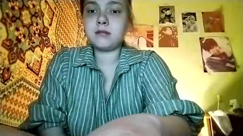 kikibang_ online show from May 4, 8:12 pm