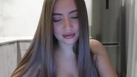 EvaAnna online show from March 3, 7:14 pm