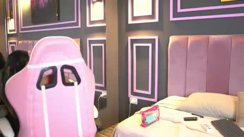 Kim online show from November 12, 1:09 pm